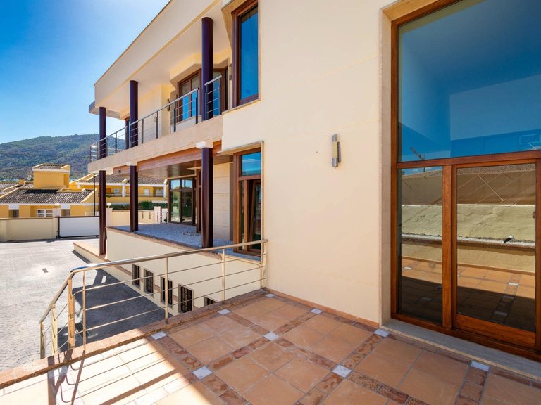 Villa for Sale in Albir Alfaz Del Pi, Alicante 47