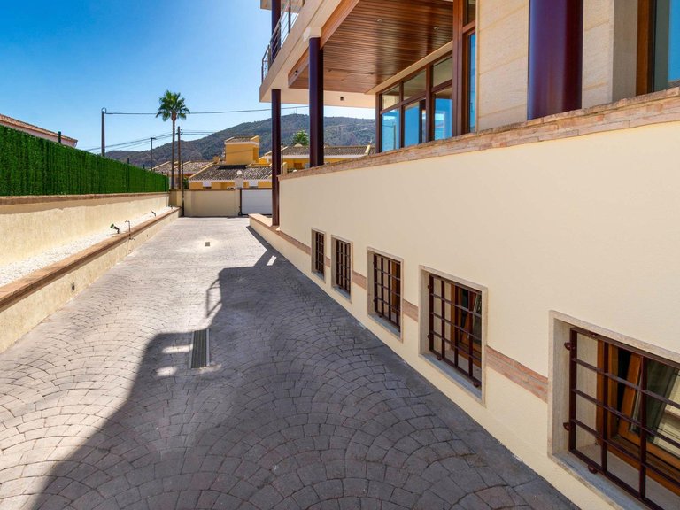 Villa for Sale in Albir Alfaz Del Pi, Alicante 48