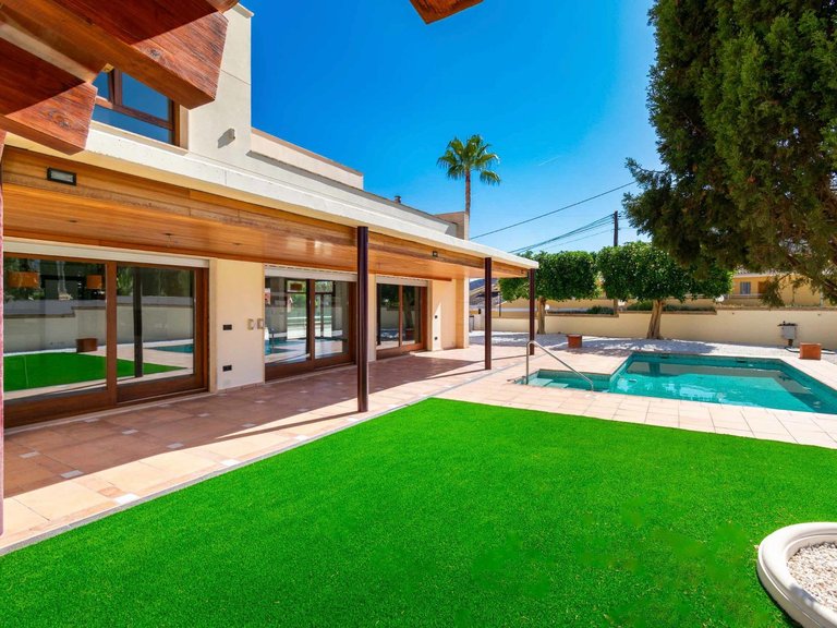 Villa for Sale in Albir Alfaz Del Pi, Alicante 5