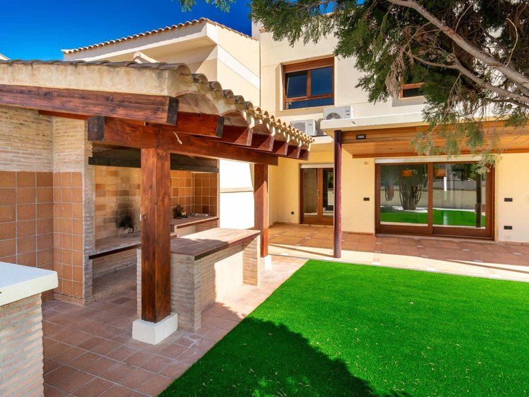 Villa for Sale in Albir Alfaz Del Pi, Alicante 7