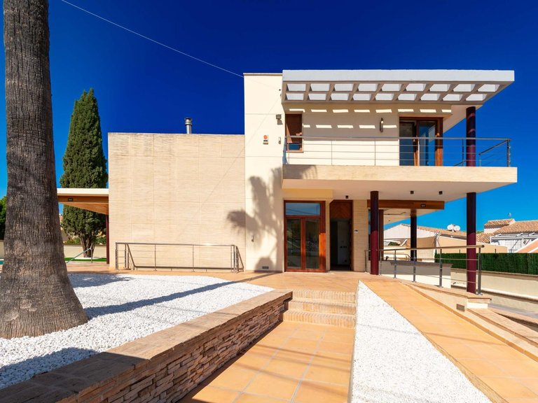 Villa for Sale in Albir Alfaz Del Pi, Alicante 9