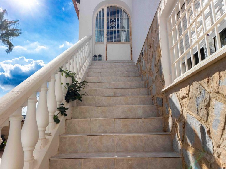 Villa for Sale in Alfaz del Pi Alfaz Del Pi, Alicante 28