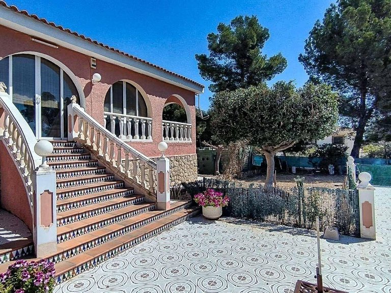 Villa for Sale in La nucia La Nucía, Alicante 2