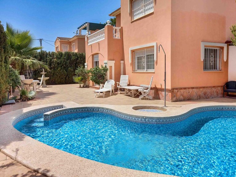 Villa for Sale in Albir Alfaz Del Pi, Alicante 1