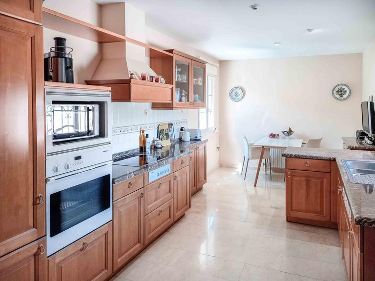 Villa for Sale in Albir Alfaz Del Pi, Alicante 11