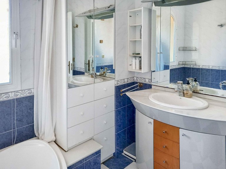 Villa for Sale in Albir Alfaz Del Pi, Alicante 21