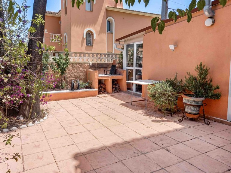 Villa for Sale in Albir Alfaz Del Pi, Alicante 25