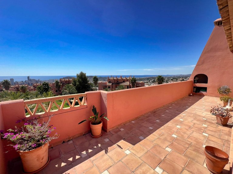 Apartment for Sale in Finestrat Finestrat, Alicante 1