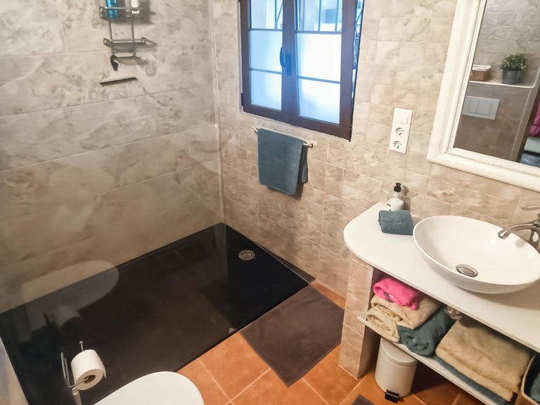 Villa for Sale in Albir Alfaz Del Pi, Alicante 28