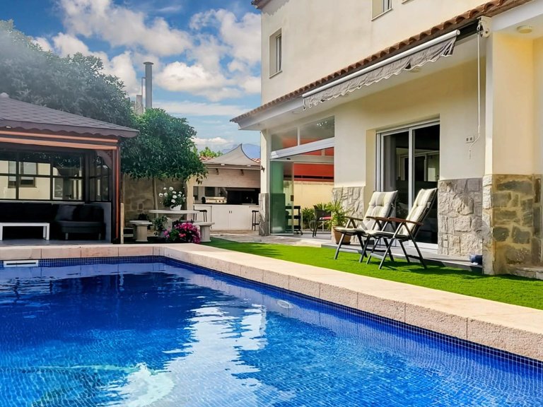 Villa for Sale in Albir Alfaz Del Pi, Alicante 3