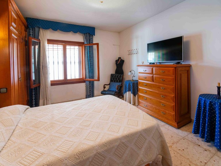 Villa for Sale in Albir Alfaz Del Pi, Alicante 24