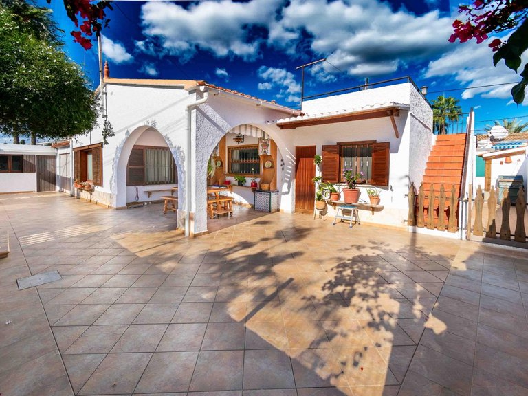 Villa for Sale in Albir Alfaz Del Pi, Alicante 3