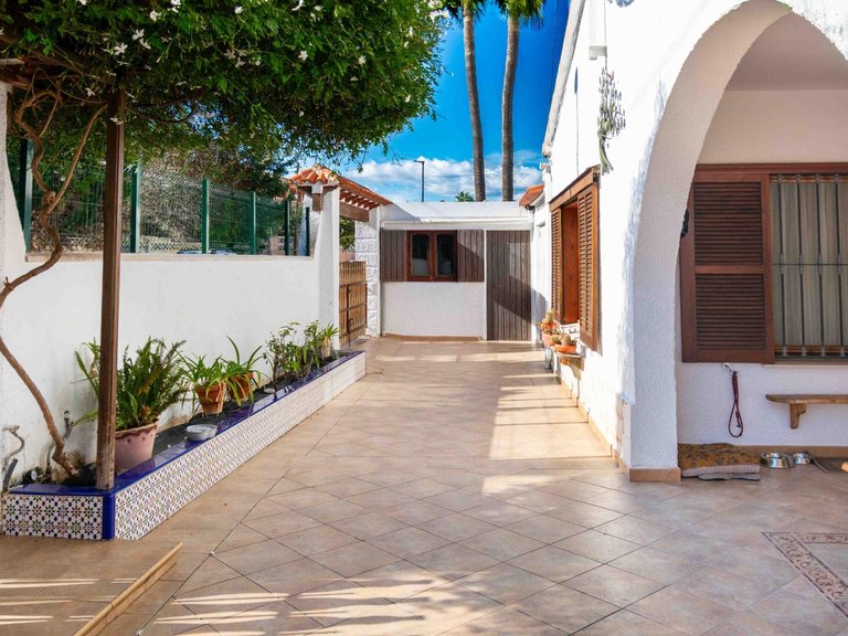 Villa for Sale in Albir Alfaz Del Pi, Alicante 4