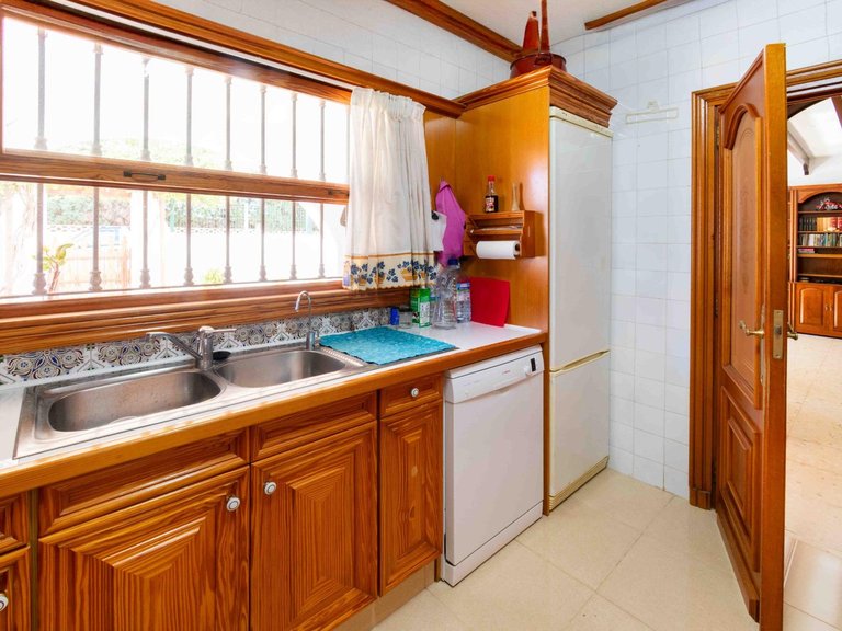 Villa for Sale in Albir Alfaz Del Pi, Alicante 17