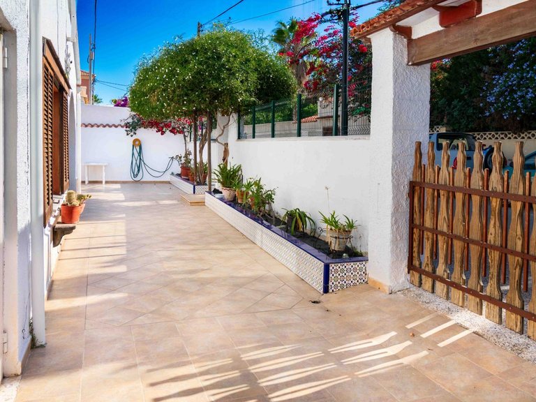 Villa for Sale in Albir Alfaz Del Pi, Alicante 9