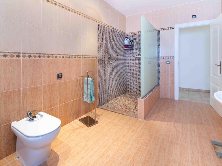 Villa for Sale in Albir Alfaz Del Pi, Alicante 14