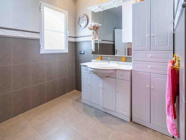 Villa for Sale in Albir Alfaz Del Pi, Alicante 19