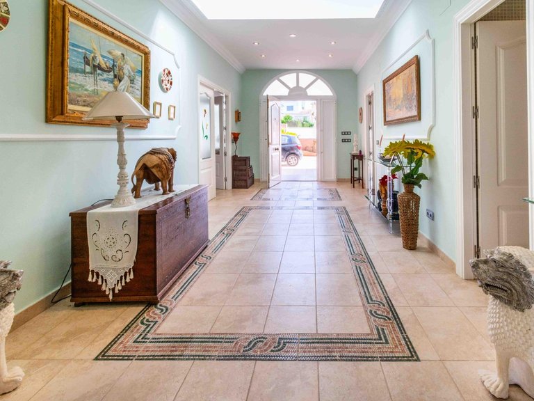 Villa for Sale in Albir Alfaz Del Pi, Alicante 21