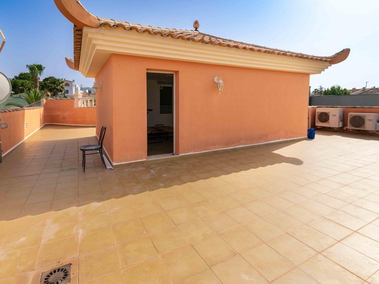 Villa for Sale in Albir Alfaz Del Pi, Alicante 24
