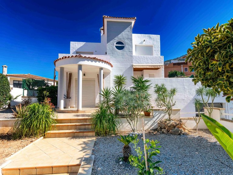 Villa for Sale in Albir Alfaz Del Pi, Alicante 1