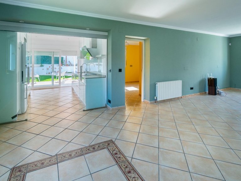 Villa for Sale in Albir Alfaz Del Pi, Alicante 16