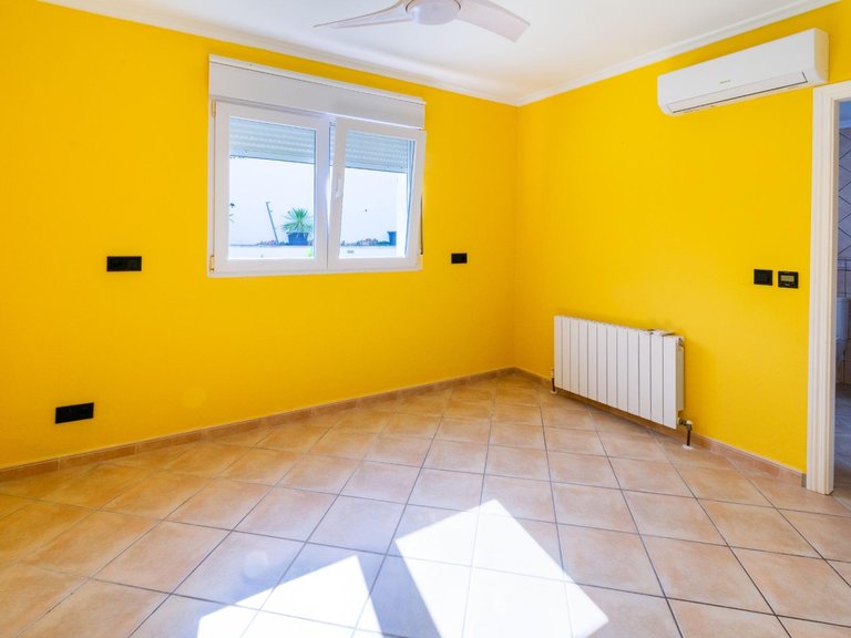 Villa for Sale in Albir Alfaz Del Pi, Alicante 25