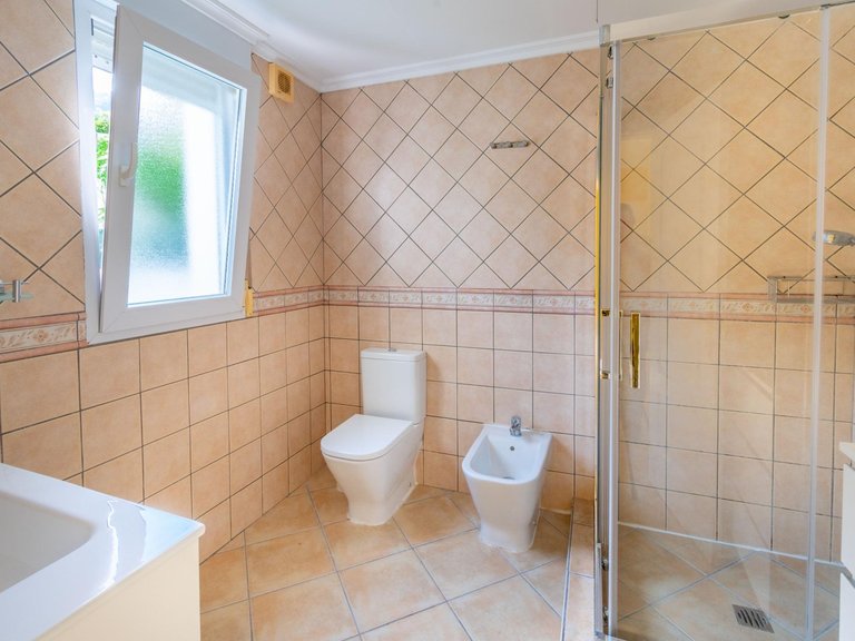 Villa for Sale in Albir Alfaz Del Pi, Alicante 27