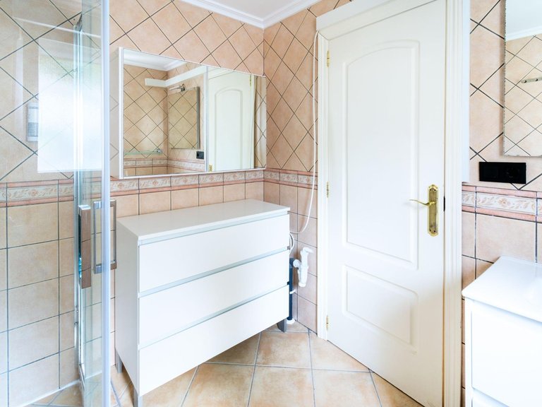 Villa for Sale in Albir Alfaz Del Pi, Alicante 28