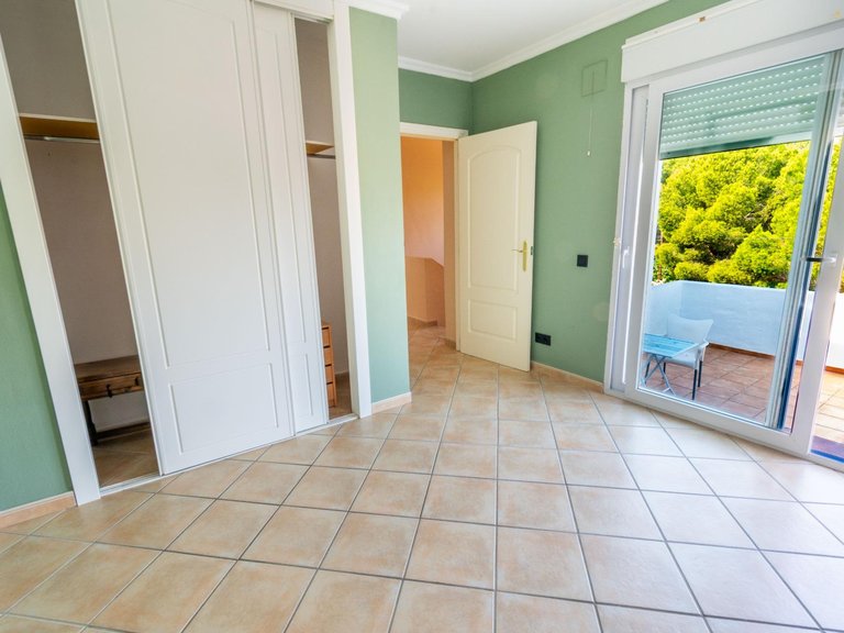 Villa for Sale in Albir Alfaz Del Pi, Alicante 30