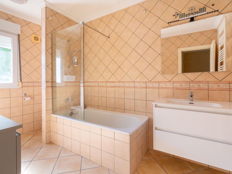 Villa for Sale in Albir Alfaz Del Pi, Alicante 37