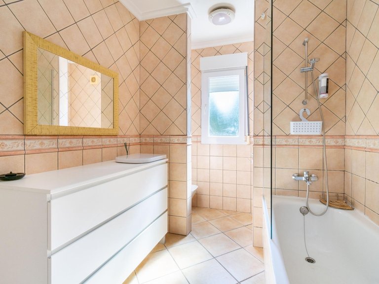 Villa for Sale in Albir Alfaz Del Pi, Alicante 38