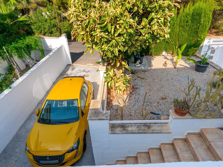 Villa for Sale in Albir Alfaz Del Pi, Alicante 40