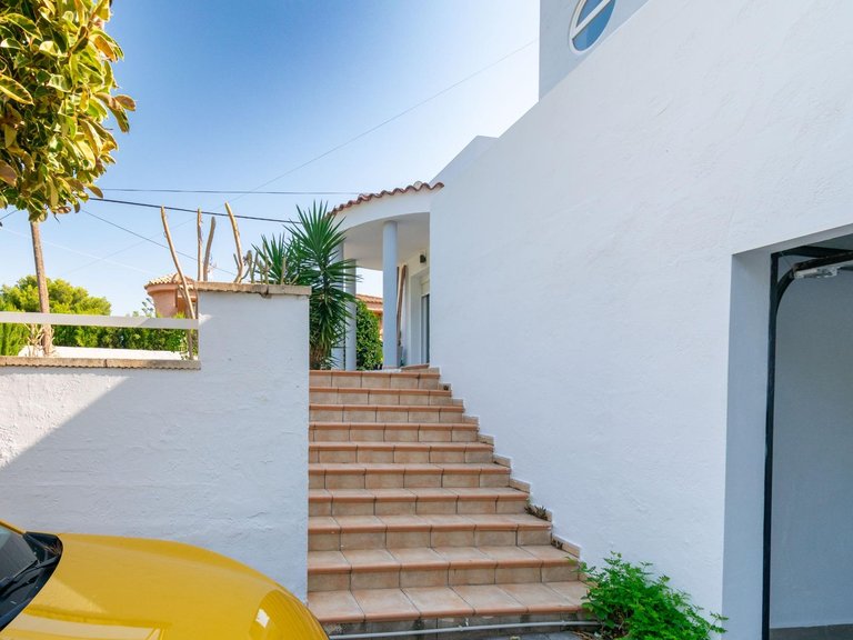 Villa for Sale in Albir Alfaz Del Pi, Alicante 41