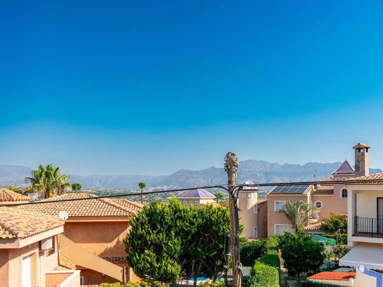 Villa for Sale in Albir Alfaz Del Pi, Alicante 48