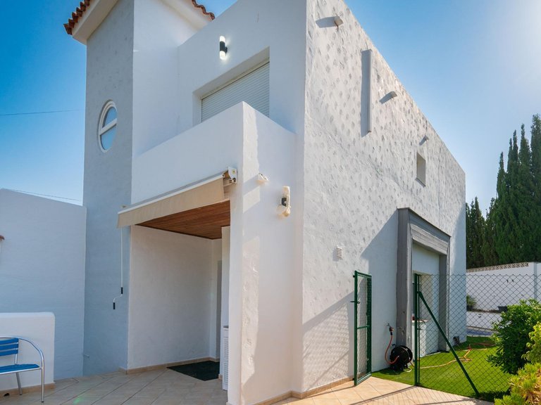 Villa for Sale in Albir Alfaz Del Pi, Alicante 6