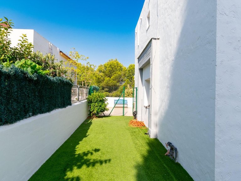 Villa for Sale in Albir Alfaz Del Pi, Alicante 7