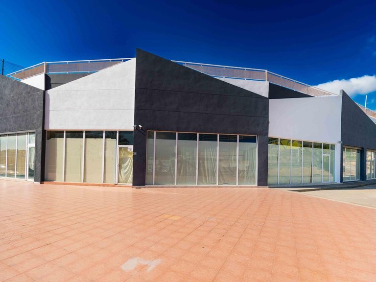 Commercial for Sale in La nucia La Nucía, Alicante 1