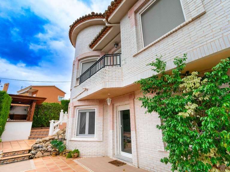 Town House for Sale in Albir Alfaz Del Pi, Alicante 3