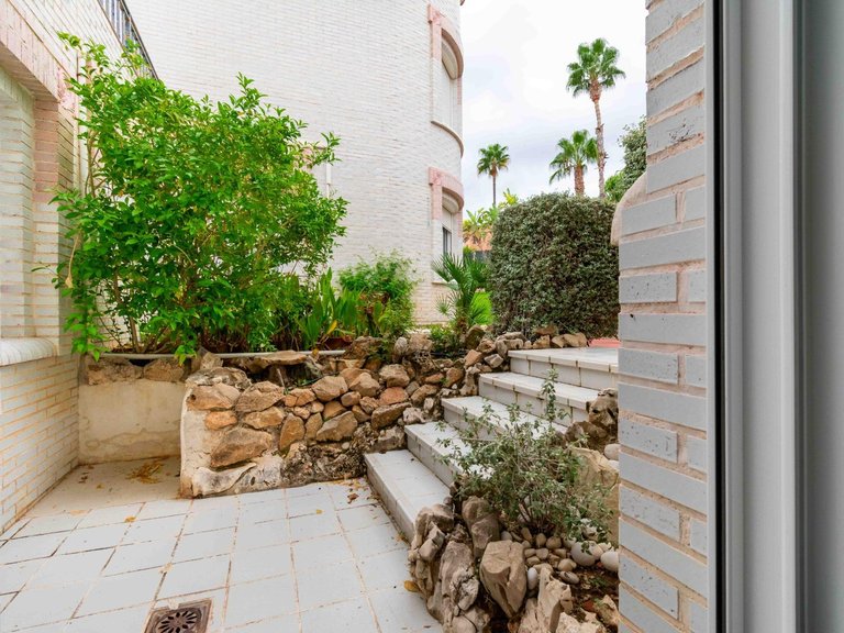 Town House for Sale in Albir Alfaz Del Pi, Alicante 32