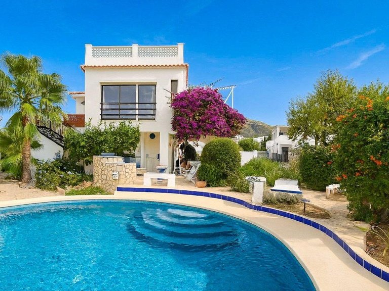Town House for Sale in Albir Alfaz Del Pi, Alicante 1