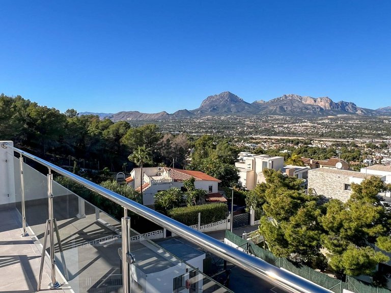 Town House for Sale in Albir Alfaz Del Pi, Alicante 42