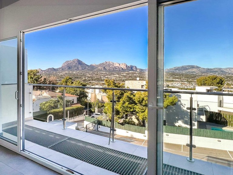 Town House for Sale in Albir Alfaz Del Pi, Alicante 5