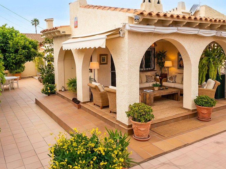 Villa for Sale in Albir Alfaz Del Pi, Alicante 1