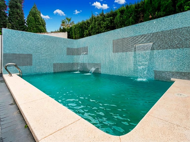 Town House for Sale in Albir Alfaz Del Pi, Alicante 2