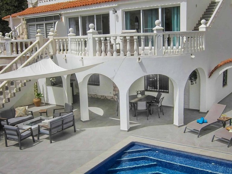 Town House for Sale in Albir Alfaz Del Pi, Alicante 1