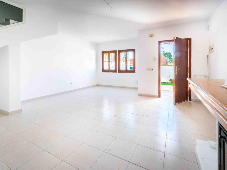 Town House for Sale in Albir Alfaz Del Pi, Alicante 4