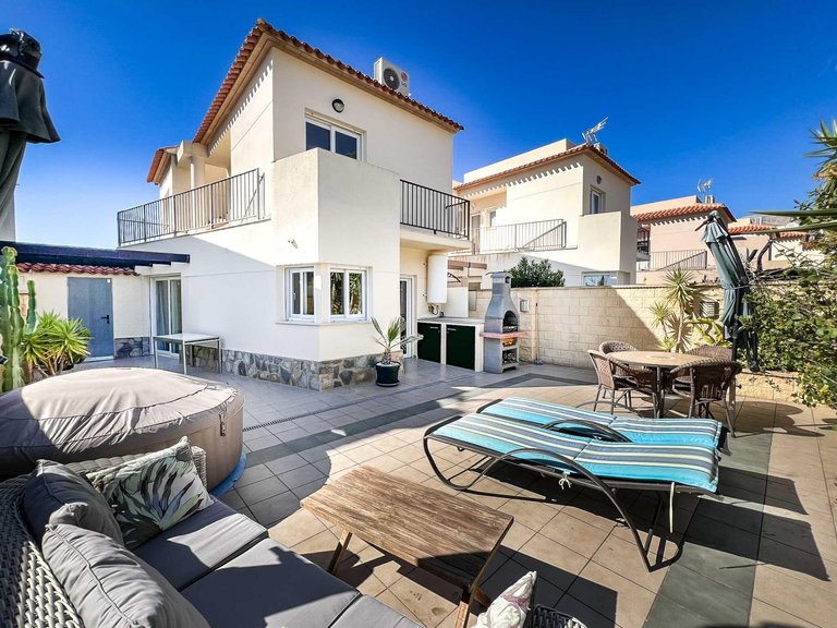Villa for Sale in La nucia La Nucía, Alicante 25
