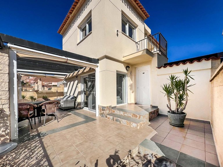 Villa for Sale in La nucia La Nucía, Alicante 8