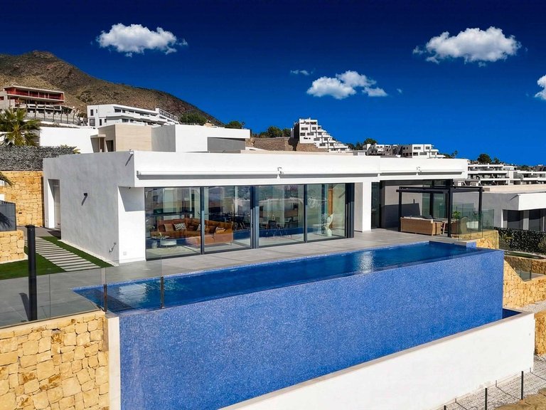 Villa for Sale in Finestrat Finestrat, Alicante 2