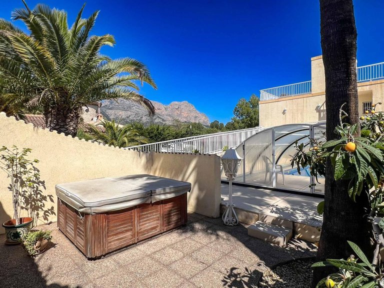Villa for Sale in La nucia La Nucía, Alicante 16